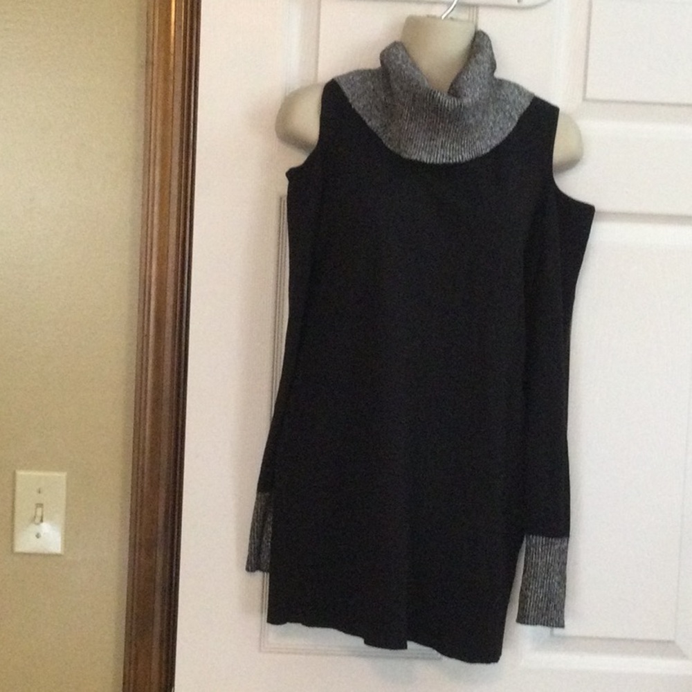 Questians Sweater Top NWOT